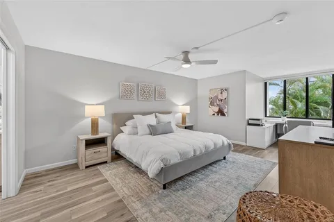 $900,000 | 828 Bayport Way, Longboat Key, FL 34228