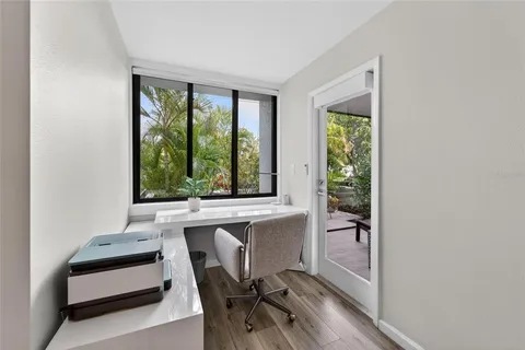 $900,000 | 828 Bayport Way, Longboat Key, FL 34228
