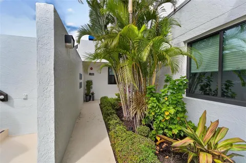 $900,000 | 828 Bayport Way, Longboat Key, FL 34228