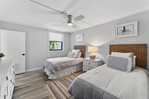 $900,000 | 828 Bayport Way, Longboat Key, FL 34228