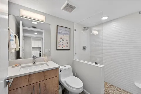 $900,000 | 828 Bayport Way, Longboat Key, FL 34228