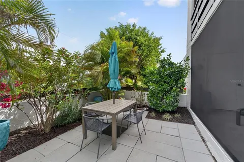 $900,000 | 828 Bayport Way, Longboat Key, FL 34228