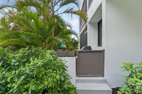 $900,000 | 828 Bayport Way, Longboat Key, FL 34228