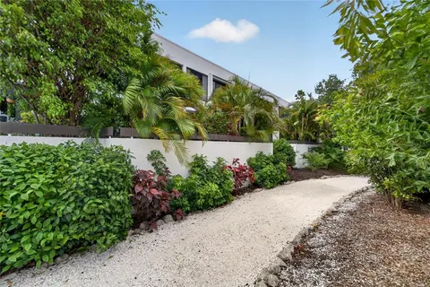 $900,000 | 828 Bayport Way, Longboat Key, FL 34228