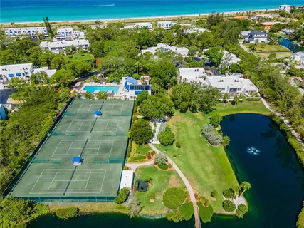 $900,000 | 828 Bayport Way, Longboat Key, FL 34228
