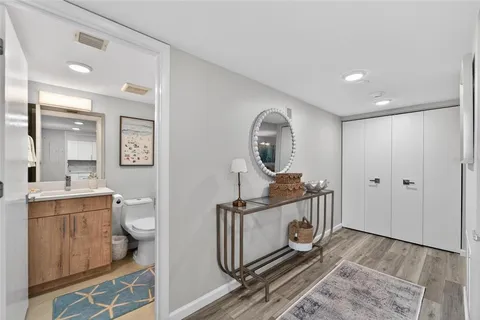 $900,000 | 828 Bayport Way, Longboat Key, FL 34228