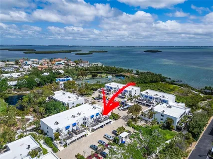 $900,000 | 828 Bayport Way, Longboat Key, FL 34228