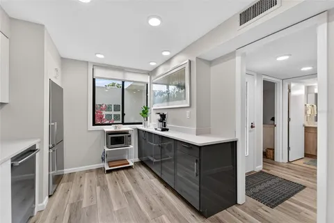 $900,000 | 828 Bayport Way, Longboat Key, FL 34228
