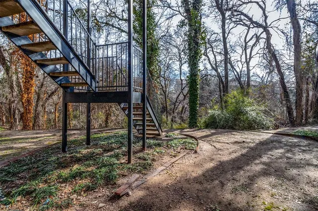 $92,900 | 9747 Whitehurst Drive, Unit 150, Dallas, TX 75243