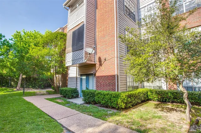 $92,900 | 9747 Whitehurst Drive, Unit 150, Dallas, TX 75243