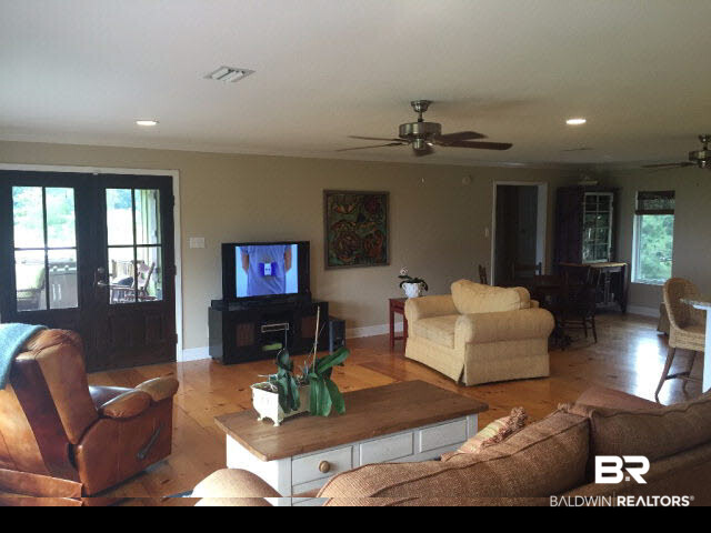6377 Bay Road Mobile, AL 36605 - Photo 3 of 27 For Sale: 6377 Bay Road, Mobile, AL 36605 Living Room