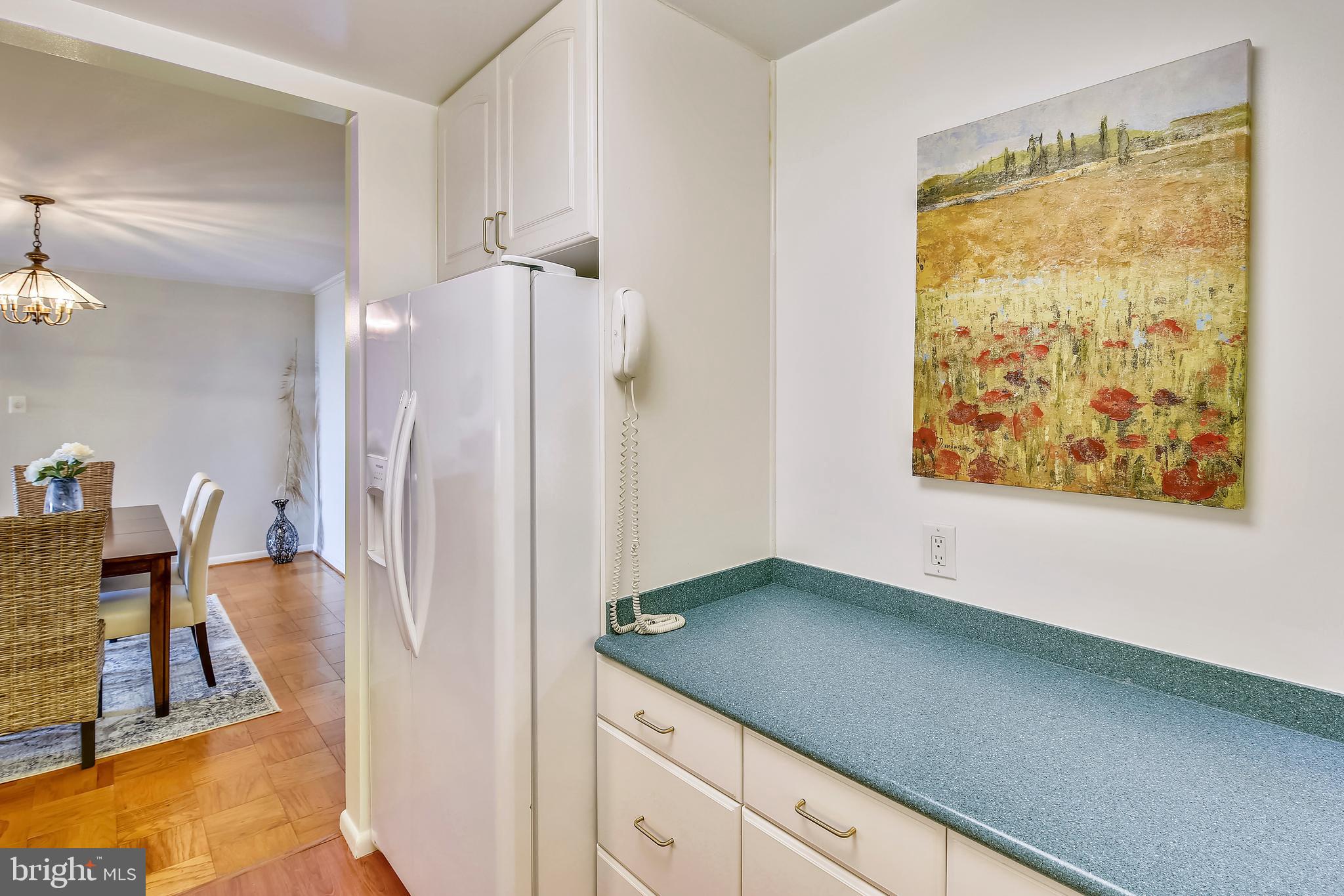 5101 River Road, Unit 1406 Bethesda, MD 20816 - Photo 11 of 30 KITCHEN