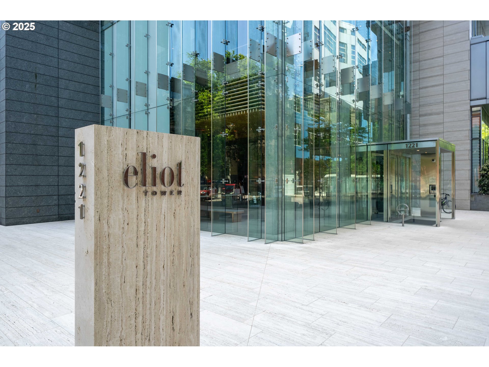 1221 Southwest 10th Avenue, Unit 410 Portland, OR 97205 - Photo 2 of 26 a bathroom with a shower