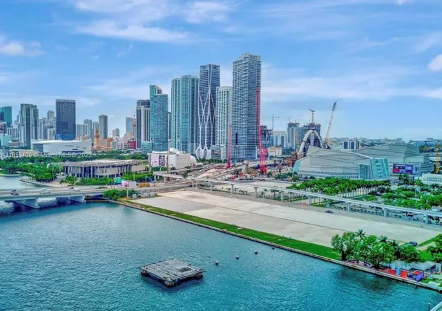 $410,000 | 555 Northeast 15th Street, Unit 32D, Miami, FL 33132