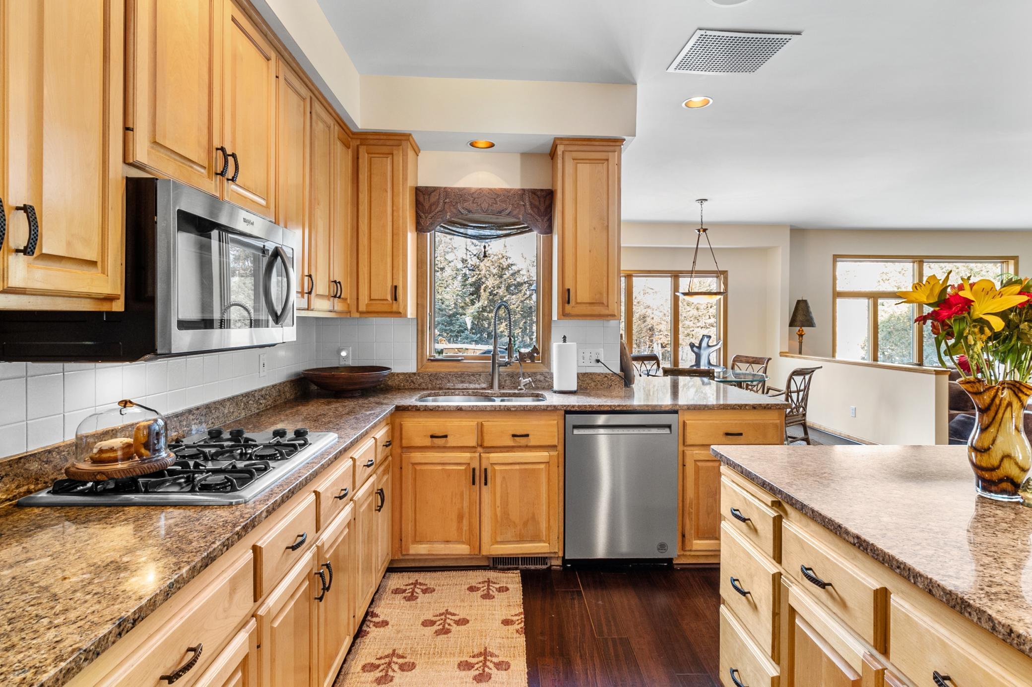 26420 Noble Road Shorewood, MN 55331 - Photo 5 of 59