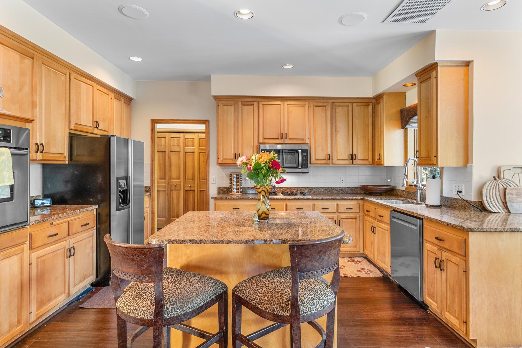 26420 Noble Road Shorewood, MN 55331 - Photo 7 of 59