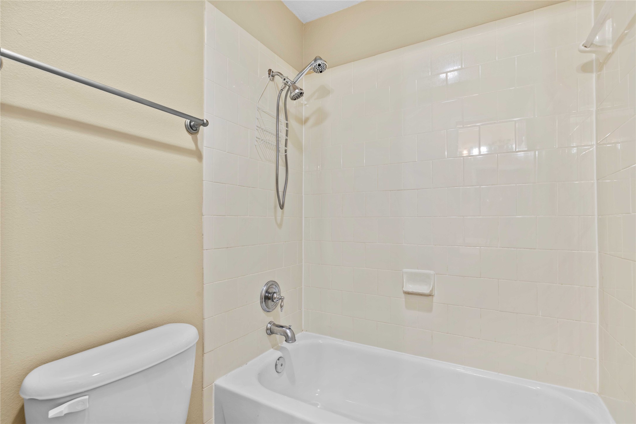 2915 Sandleigh Drive Spring, TX 77388 - Photo 27 of 30 a bathroom with a toilet and a bathtub