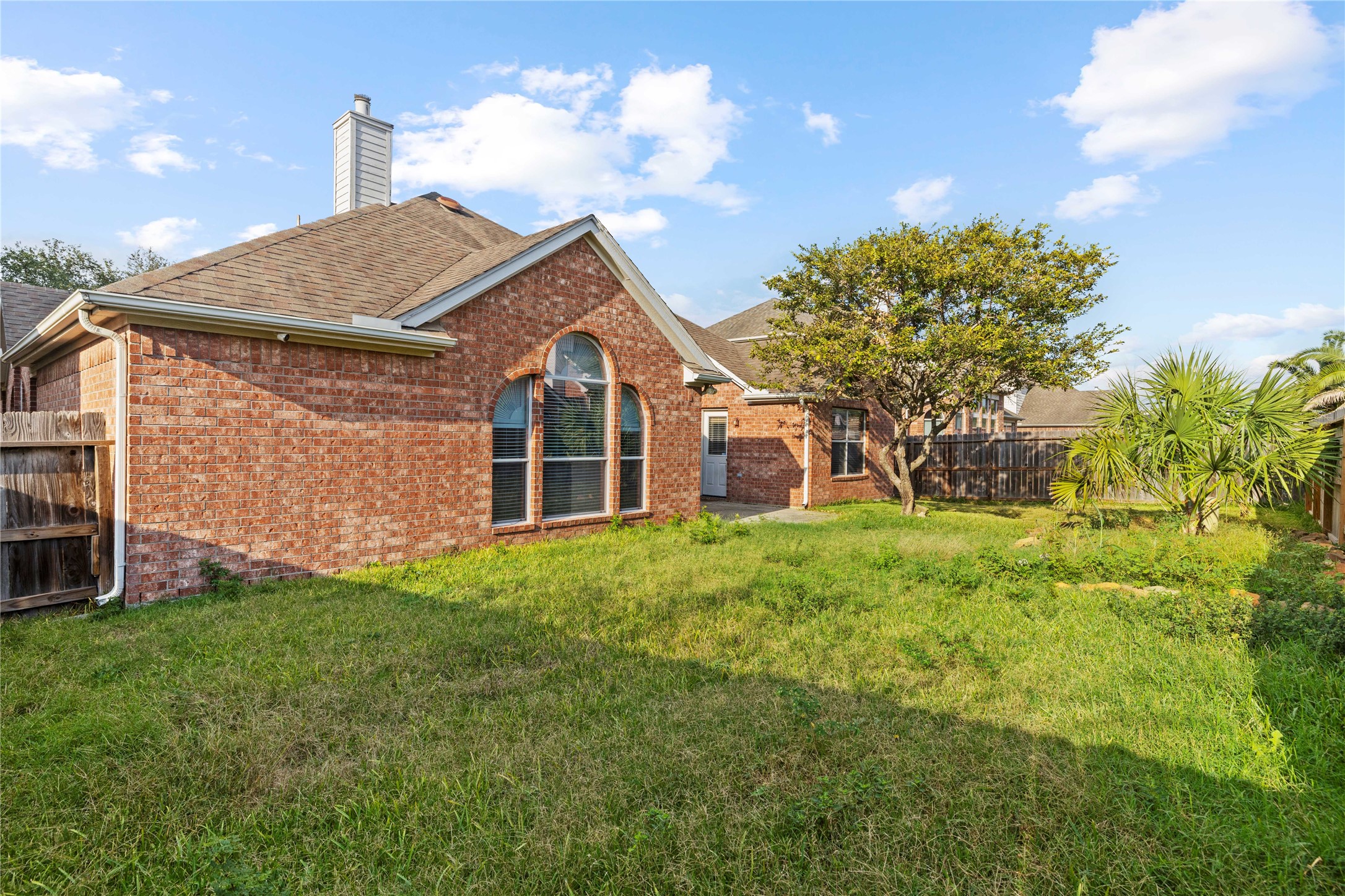 2915 Sandleigh Drive Spring, TX 77388 - Photo 30 of 30 a front view of a house with a garden