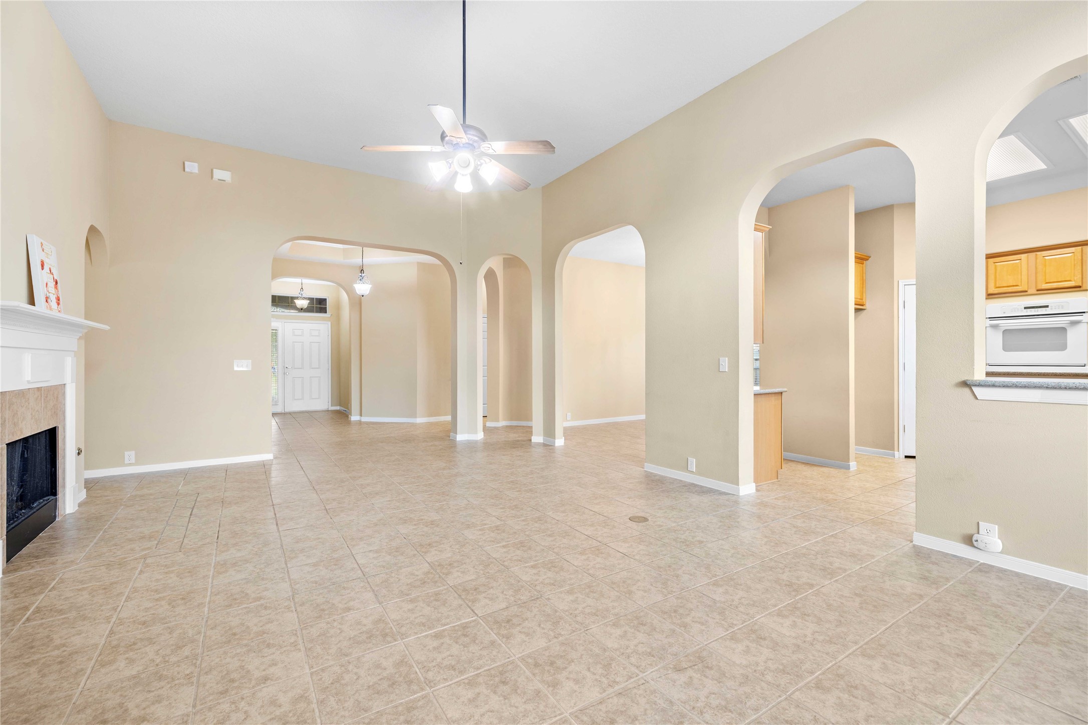 2915 Sandleigh Drive Spring, TX 77388 - Photo 9 of 30 a view of an empty room and chandelier fan