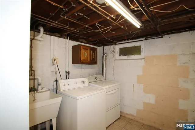 $599,900 | 28-12 Sherman Place, Fair Lawn, NJ 07410