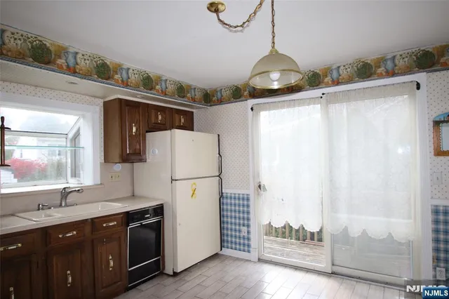 $599,900 | 28-12 Sherman Place, Fair Lawn, NJ 07410