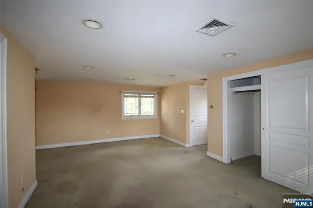 $599,900 | 28-12 Sherman Place, Fair Lawn, NJ 07410