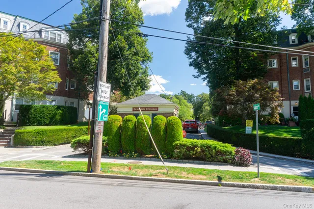 $459,000 | 7 Chateaux Circle, Unit 7E, Scarsdale, NY 10583