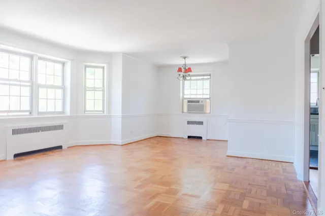 $459,000 | 7 Chateaux Circle, Unit 7E, Scarsdale, NY 10583