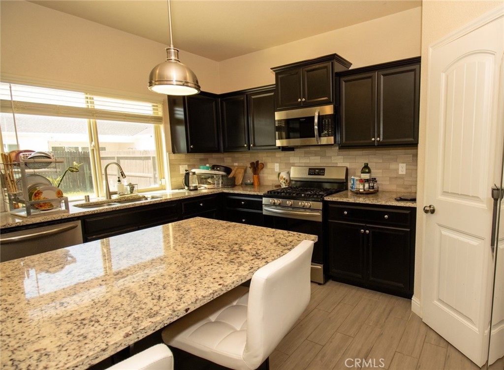 2482 Valdes Drive Merced, CA 95340 - Photo 12 of 46