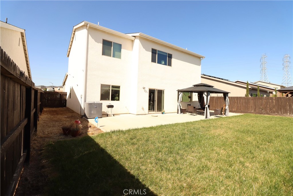 2482 Valdes Drive Merced, CA 95340 - Photo 4 of 46 Backyard