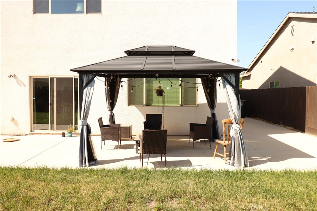 2482 Valdes Drive Merced, CA 95340 - Photo 6 of 46 Backyard Gagzebo