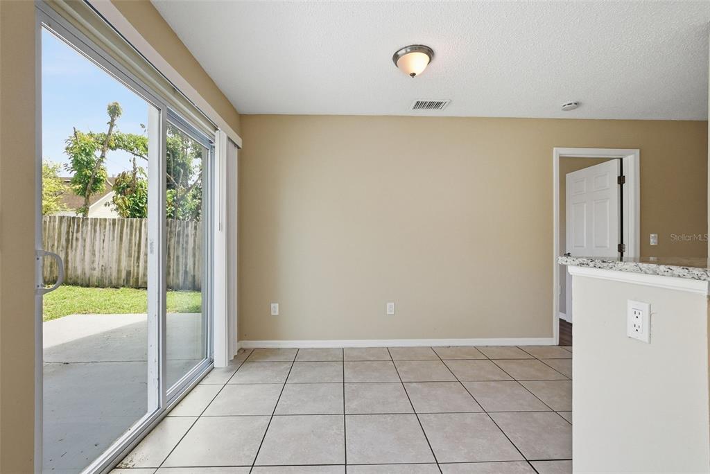 617 Greys Ferry Road Orlando, FL 32811 - Photo 15 of 35 a view of an entryway