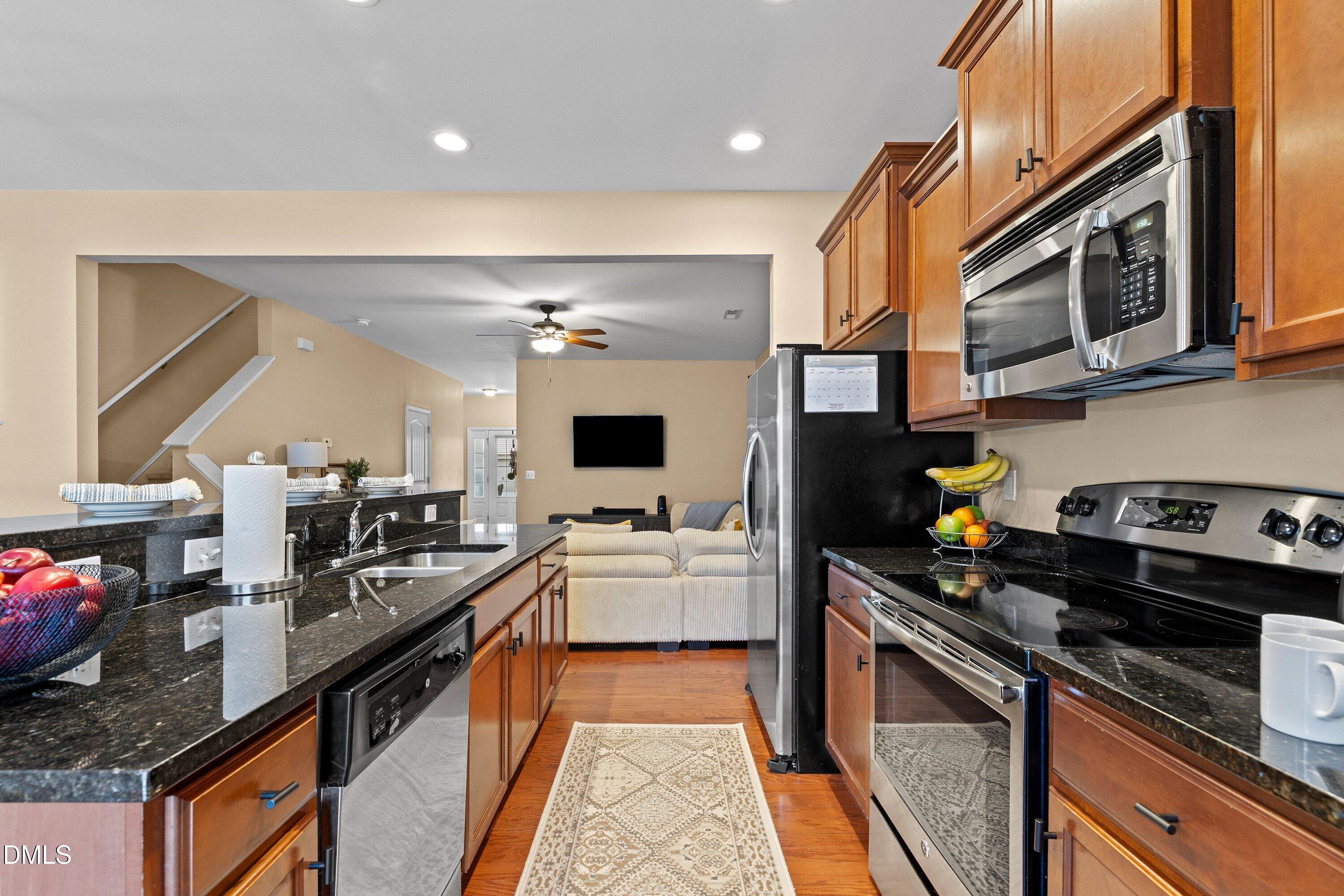 305 Leighann Ridge Lane Rolesville, NC 27571 - Photo 14 of 35 305 Leighann Ridge Ln_1411 (2)