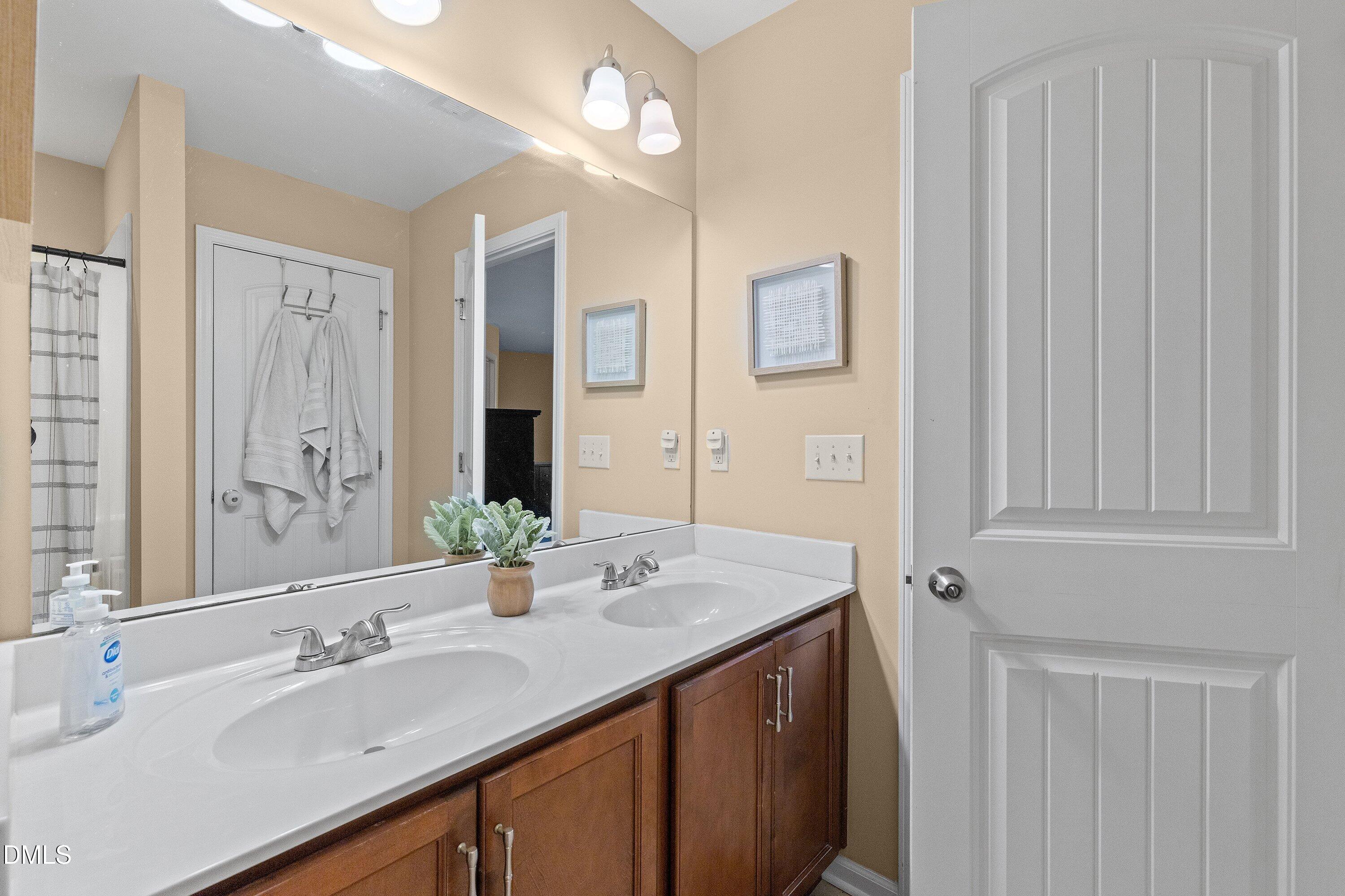 305 Leighann Ridge Lane Rolesville, NC 27571 - Photo 23 of 35 305 Leighann Ridge Ln_1471