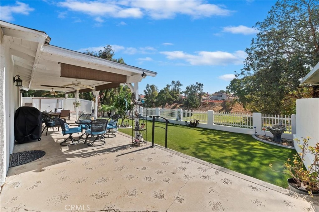 443 Termino Avenue Corona, CA 92879 - Photo 3 of 28