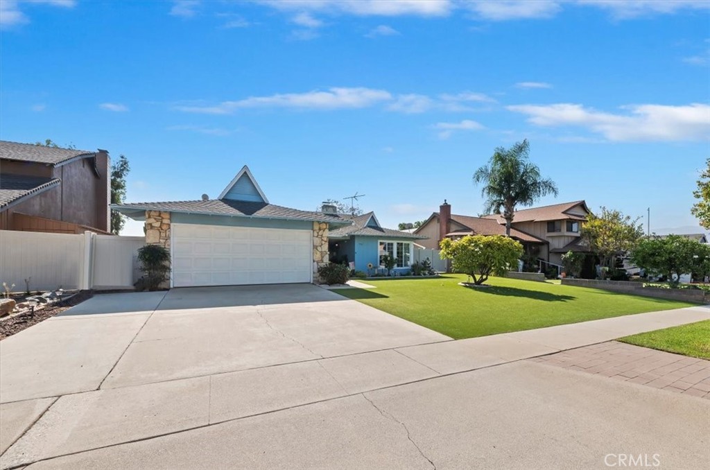 443 Termino Avenue Corona, CA 92879 - Photo 7 of 28