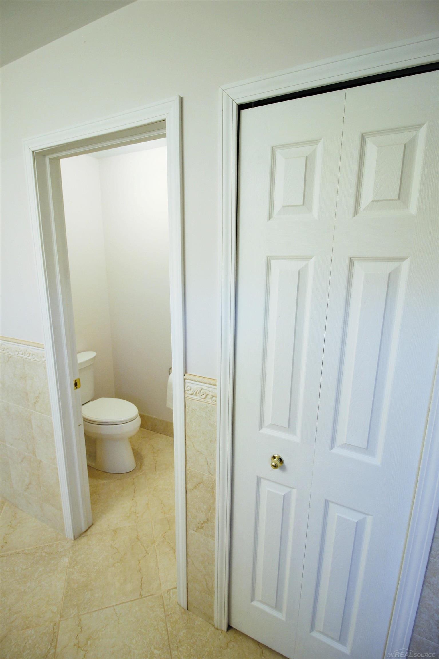1424 Torrey Road Grosse Pointe Woods, MI 48236 - Photo 36 of 54