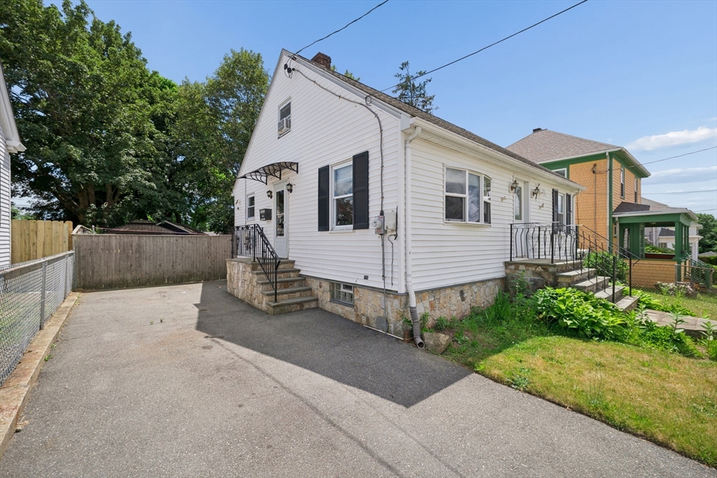 45 Bright Street Fall River, MA 02721 - Photo 3 of 26