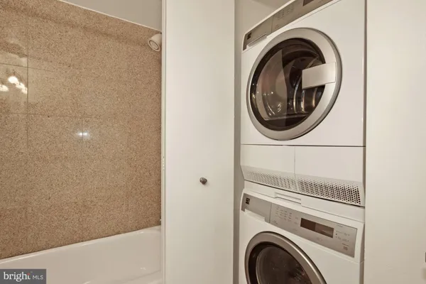 $2,000 | 7500 Woodmont Avenue, Unit S209, Bethesda, MD 20814