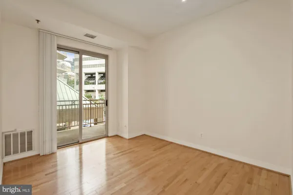 $2,000 | 7500 Woodmont Avenue, Unit S209, Bethesda, MD 20814