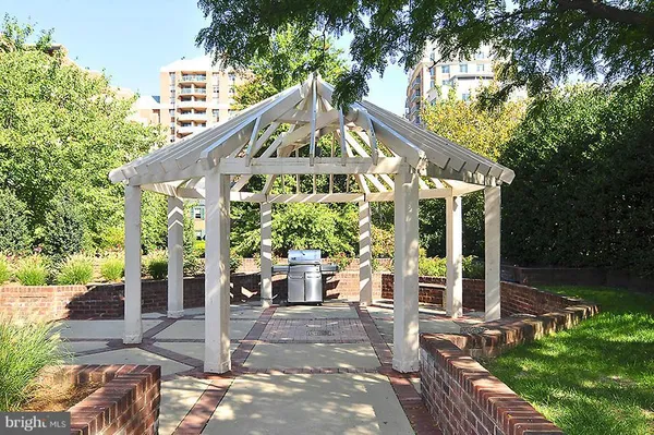 $2,000 | 7500 Woodmont Avenue, Unit S209, Bethesda, MD 20814