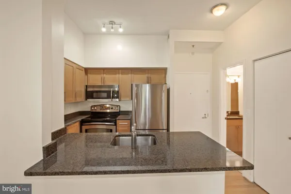 $2,000 | 7500 Woodmont Avenue, Unit S209, Bethesda, MD 20814