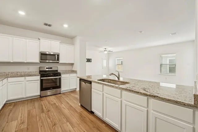 $399,999 | 571 Aplite Pass, Maxwell, TX 78656