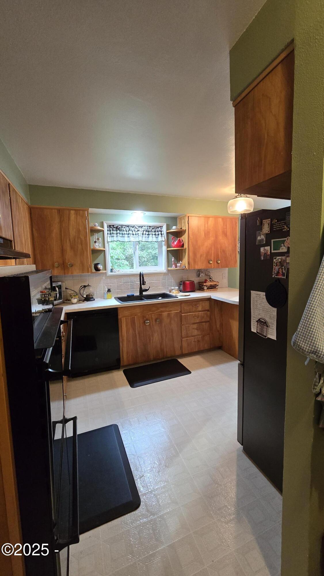 5256 Heceta Beach Road Florence, OR 97439 - Photo 15 of 36 20250303_161928