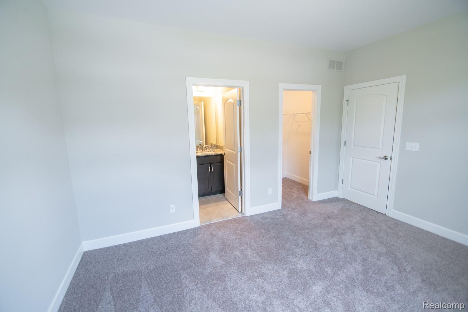 [L46-Z6]Bedroom.jpg