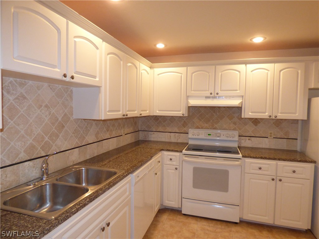 7230 Lobelia Road Fort Myers, FL 33967 - Photo 7 of 15 Gallery Image 7