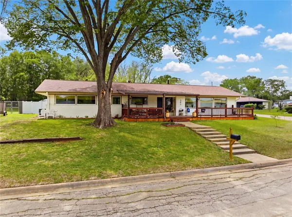 $349,900 | 305 North Harvey Street, Caldwell, TX 77836