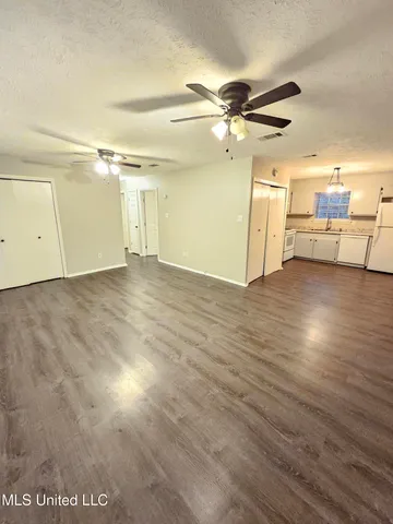 $1,100 | 90 Porters Chapel Road, Unit 3, Vicksburg, MS 39180