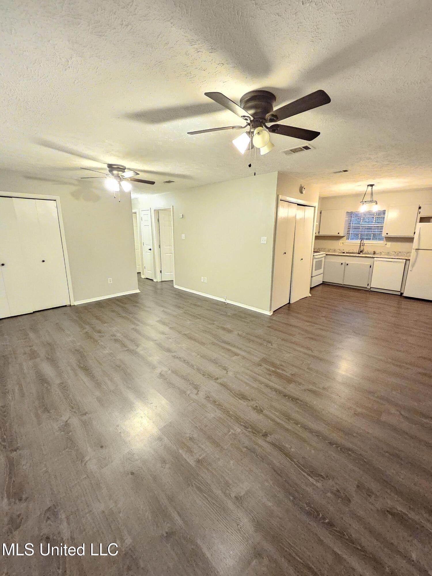 90 Porters Chapel Road, Unit 3 Vicksburg, MS 39180 - Photo 3 of 21 14086