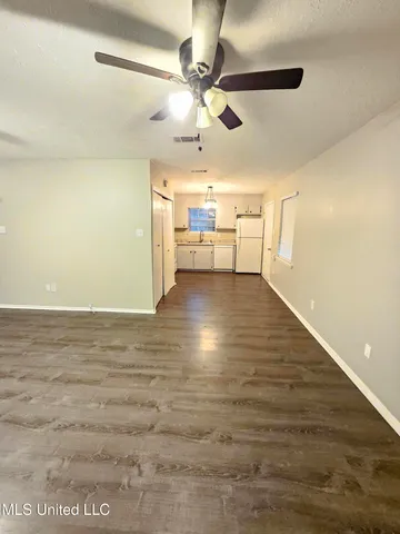 $1,100 | 90 Porters Chapel Road, Unit 3, Vicksburg, MS 39180